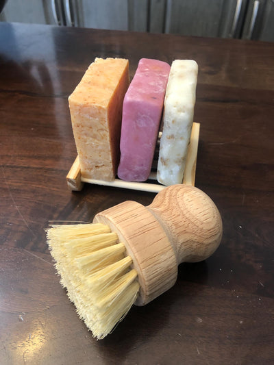 Soap rest and scrubby